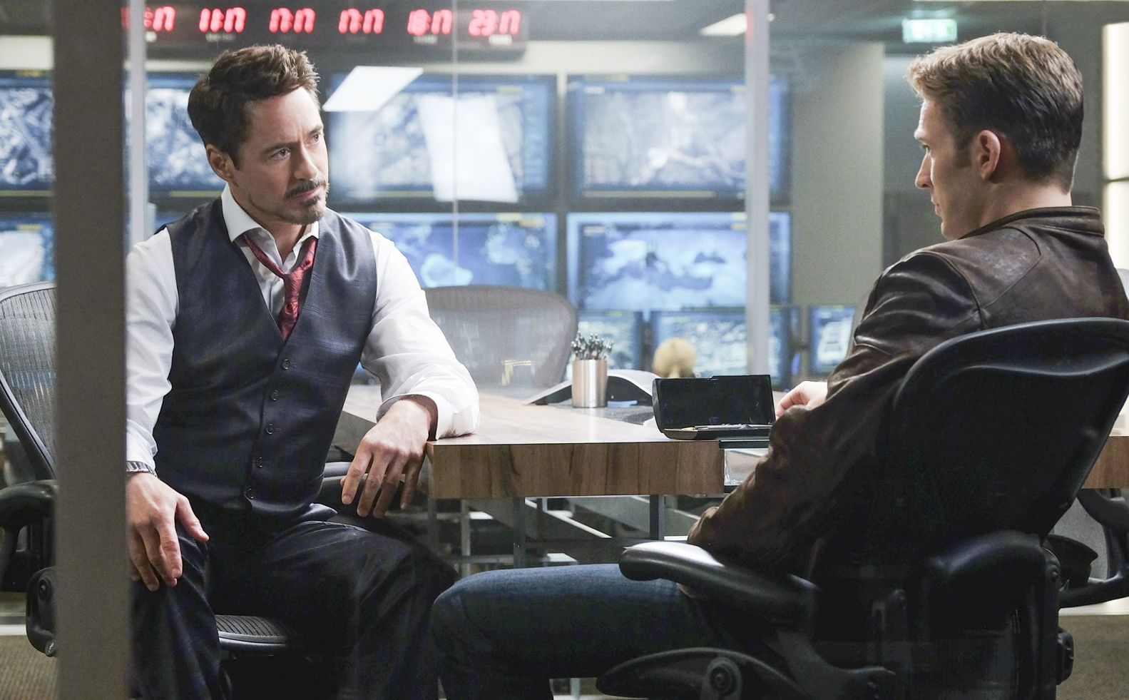 robert-downey-jr-talks-captain-america-civil-war-iron-man-4-and-tony-stark-s-final-o-881545